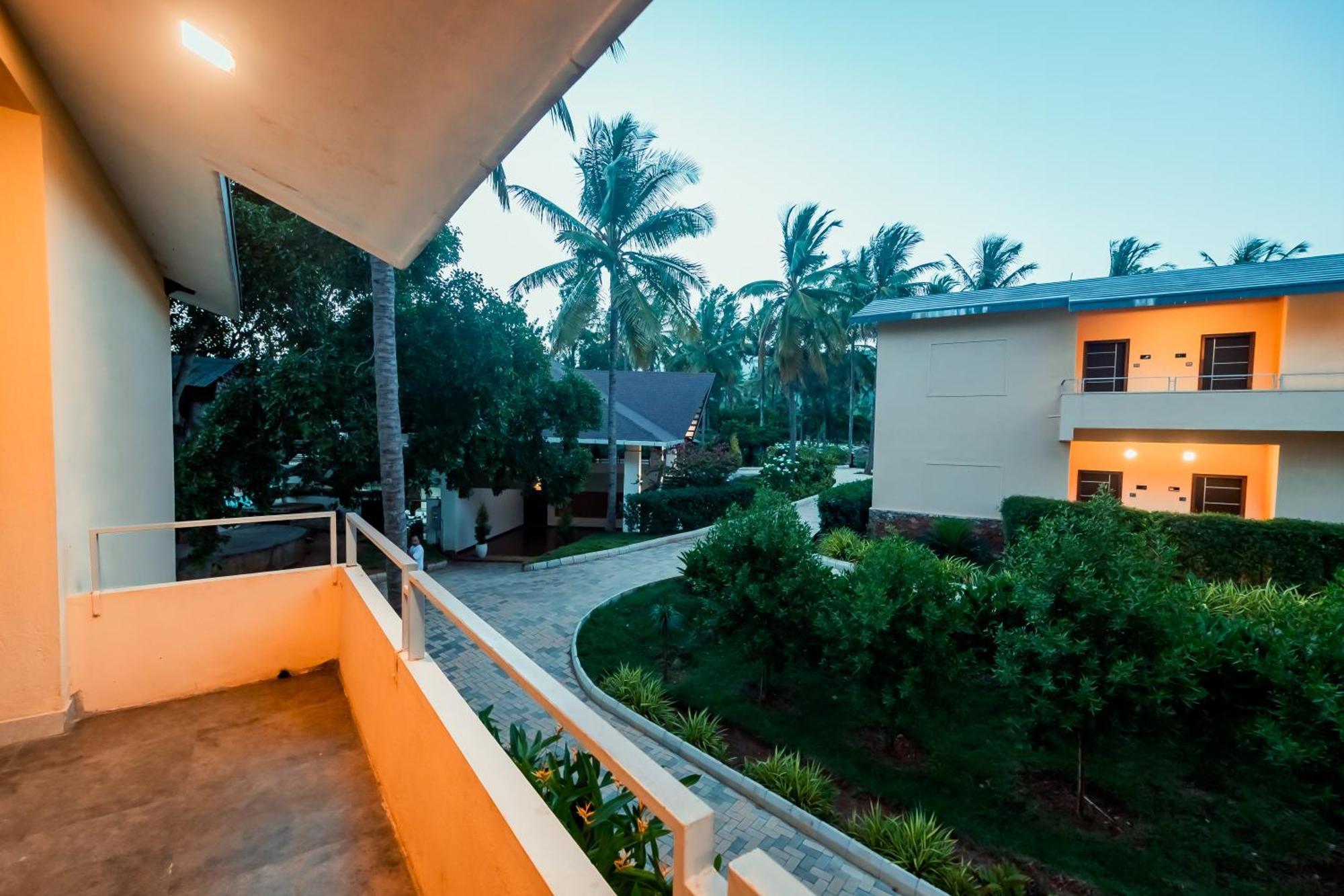 Commune18 Spa Resorts Chikmagalūr Kültér fotó